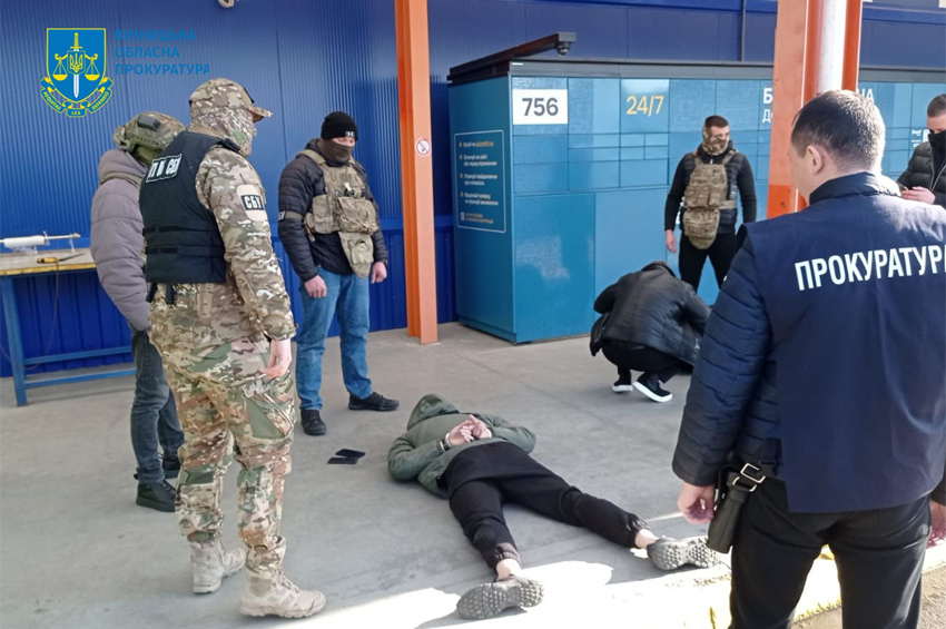 Хмельничанин за 13 000 доларів США допомагав військовозобов'язаним незаконно потрапити до Румунії