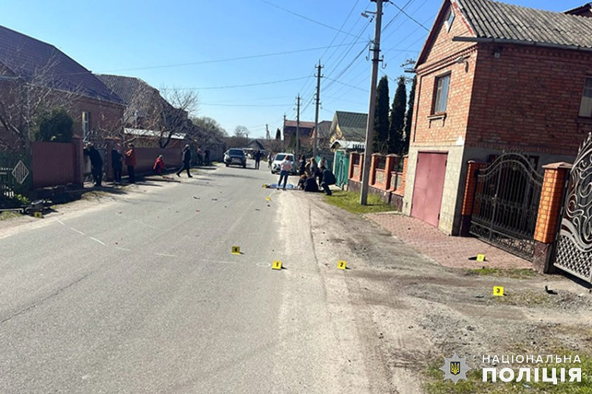 На Хмельниччині мотоцикліст на смерть збив 11-річного школяра