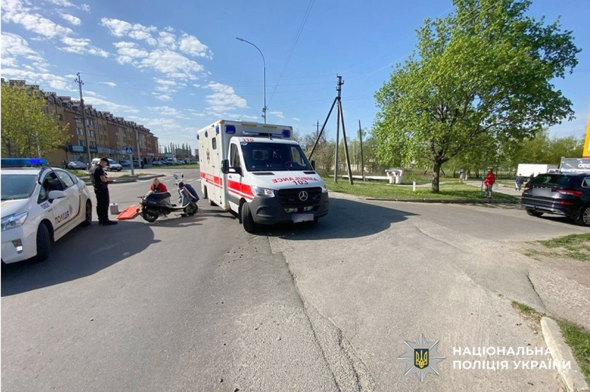 У Нетішині в ДТП травмувався 72-річний мопедист