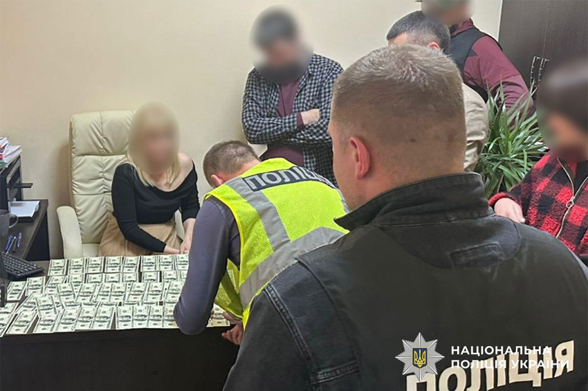 У Кам’янці-Подільському викрито адвокатку, яка за 8 тис. доларів США обіцяла допомогти з оформленням фіктивної інвалідності 