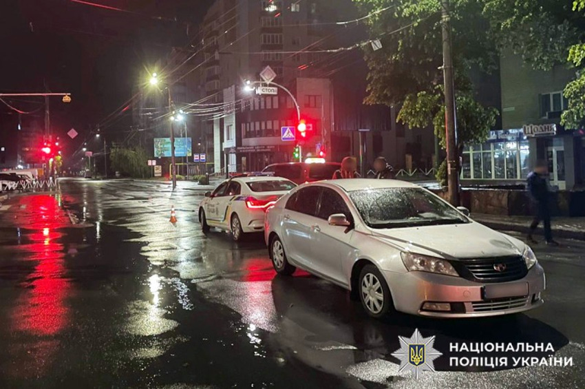 У Хмельницькому водій автомобіля «GEELY»  збив пішохода