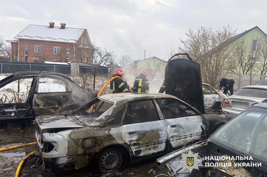 У Хмельницькому до чотирьох років ув’язнення засудили чоловіка, який через конфлікт підпалив чотири автомобілі