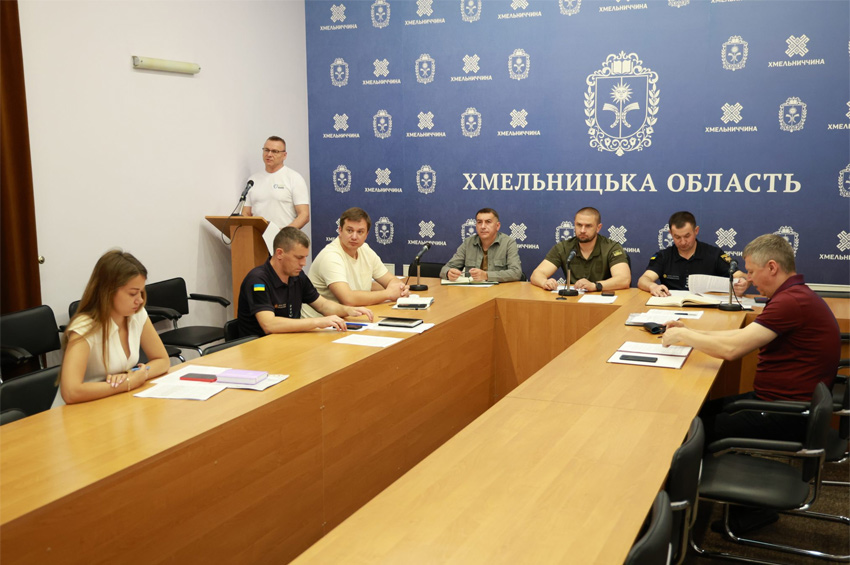 Санітарна безпека населення та готовність до нового навчального року: в Хмельницькій ОВА обговорили ряд питань