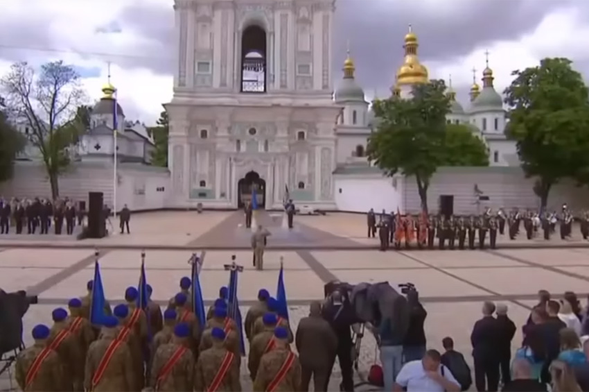 Зеленський нагородив орденом “Золота зірка” Героя України з Хмельницької області