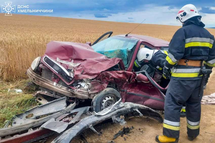 На Городоччині сталася автотроща на польовій дорозі