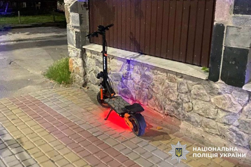 У Старокостянтинові 14-річний самокатник збив пішохідку