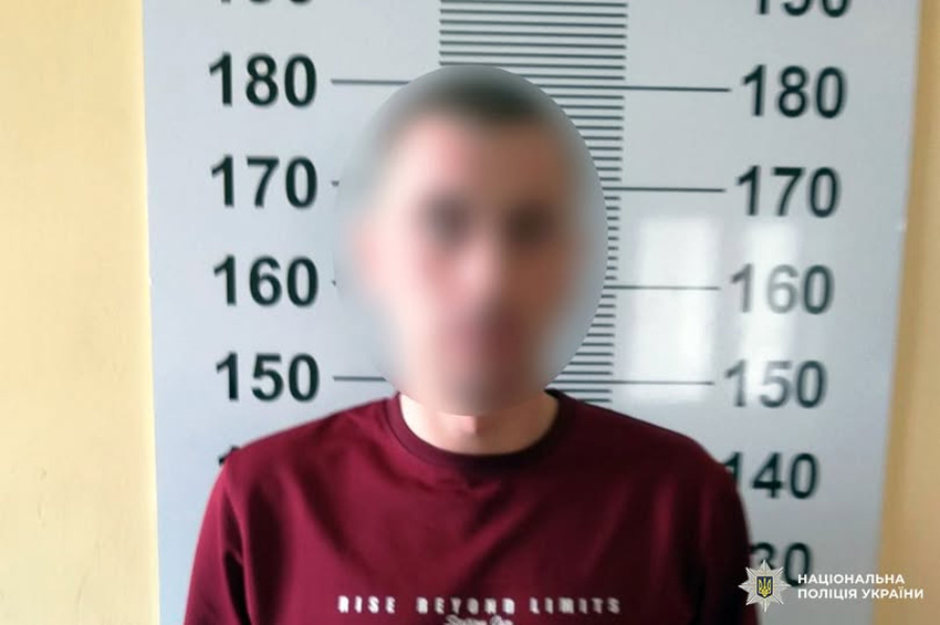 У Красилові шахрай ошукав матір загиблого військовослужбовця на суму понад 300 тисяч гривень