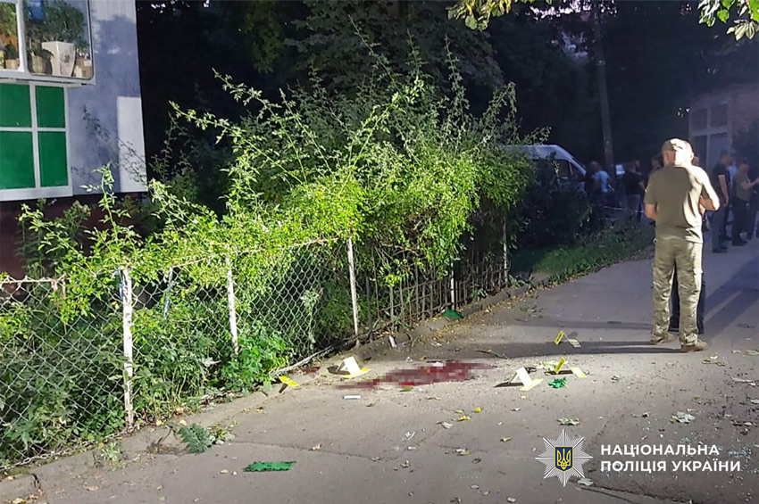 Вибух на Зарічанській у Хмельницькому: один чоловік втратив руку, інший отримав поранення 