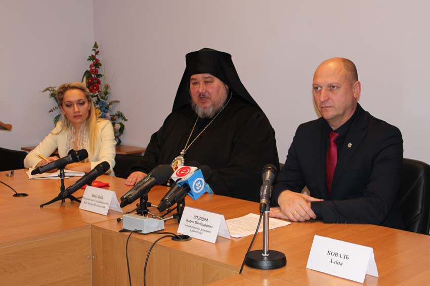 Українська Православна церква на Хмельниччині: перші кроки 