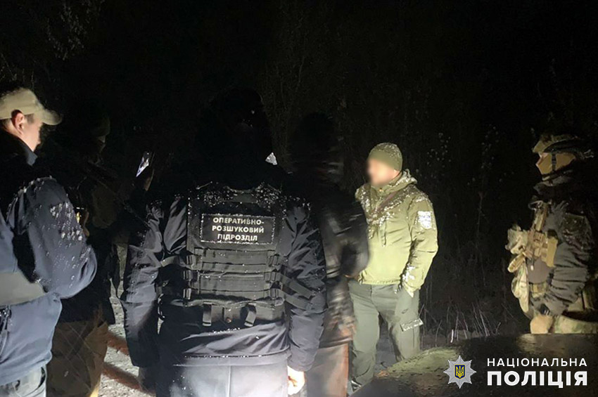 Посадовець ТЦК і мешканець Кам’янця-Подільського організували незаконне переправлення чоловіків за кордон