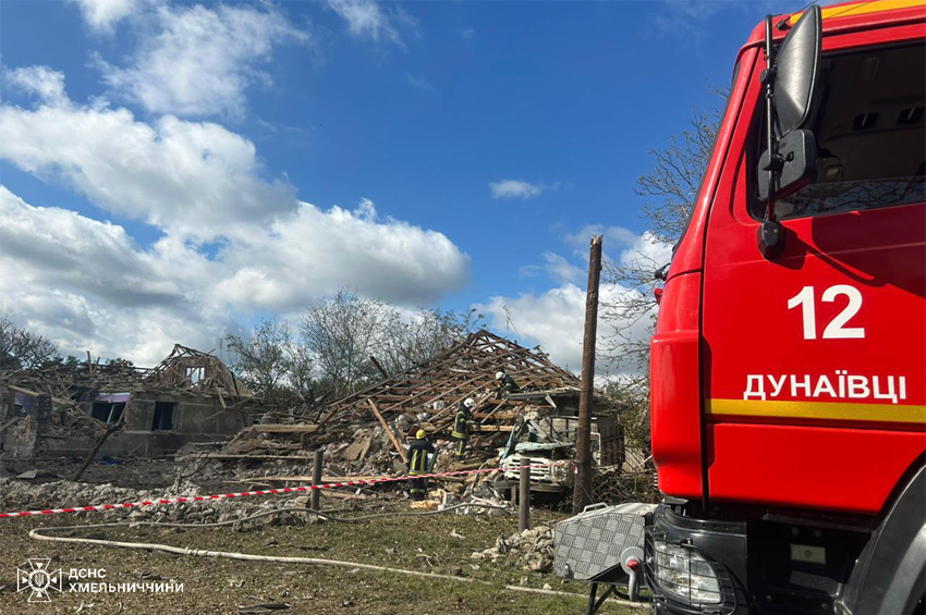 Російська атака на Хмельниччину: загинув чоловік, пошкоджено десятки будинків