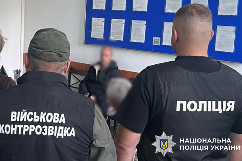 6 500 доларів за неповідомлення про факт СЗЧ: хмельницькі поліцейські заблокували корупційну схему 