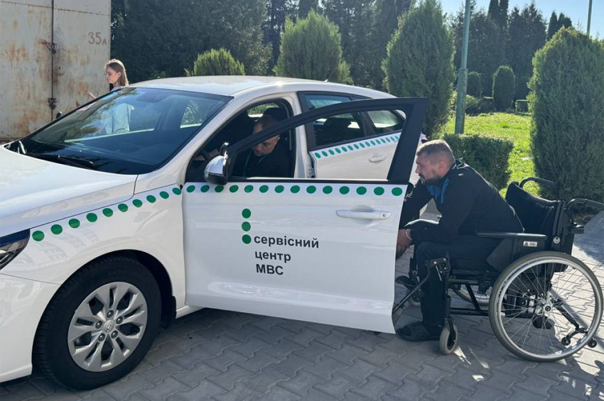 «Безбар’єрна автошкола»: ветерани Хмельниччини отримали шанс повернути мобільність та незалежність