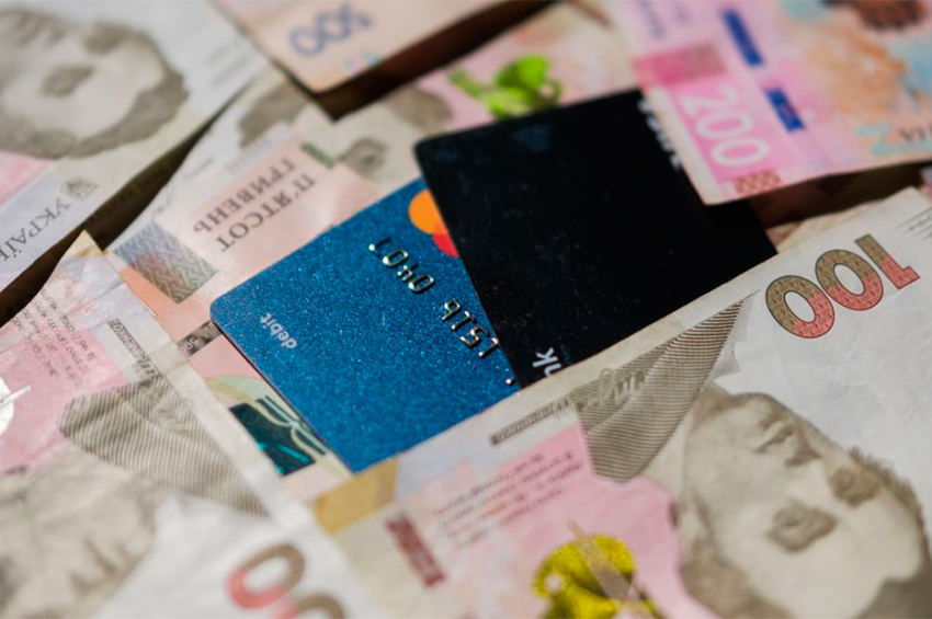 Пенсії, соціальна допомога, нові правила для ВПО та виїзду до ЄС: що зміниться для хмельничан з жовтня