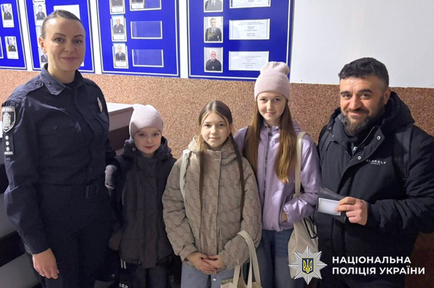 У Волочиську школярки повернули загублений гаманець із грошима власнику