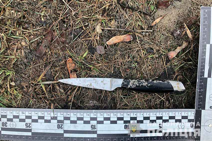 З ножем на школярів: у Хмельницькому затримали розбійника 