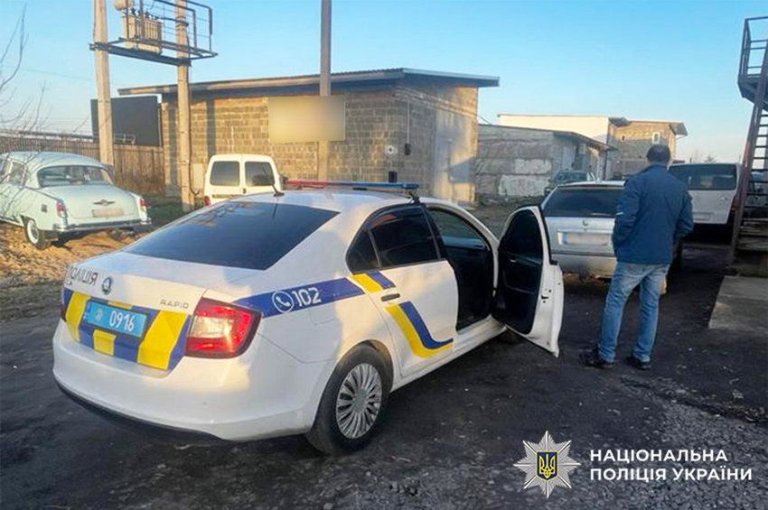 У Нетішині водій, позбавлений права керування, намагався підкупити поліцейських