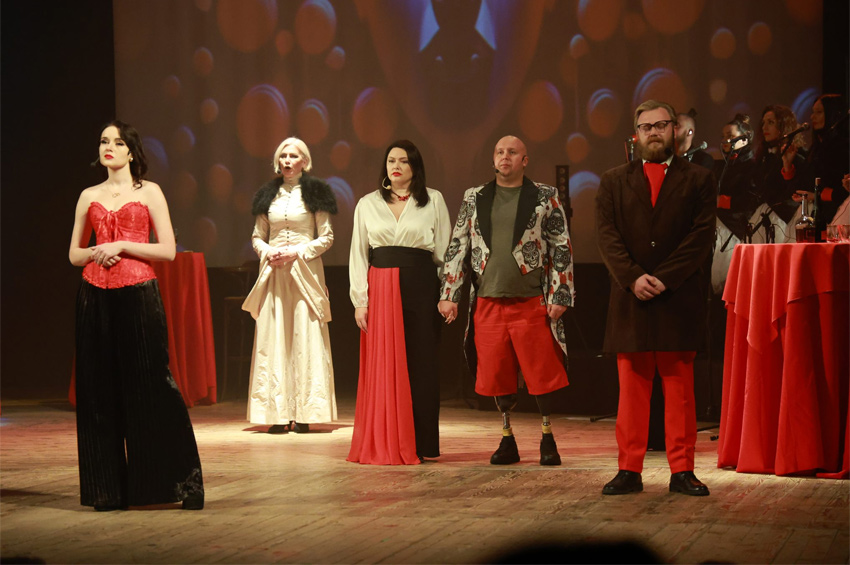 Джаз, драма і реальні історії: у Хмельницькому презентували унікальний проєкт про силу людського духу