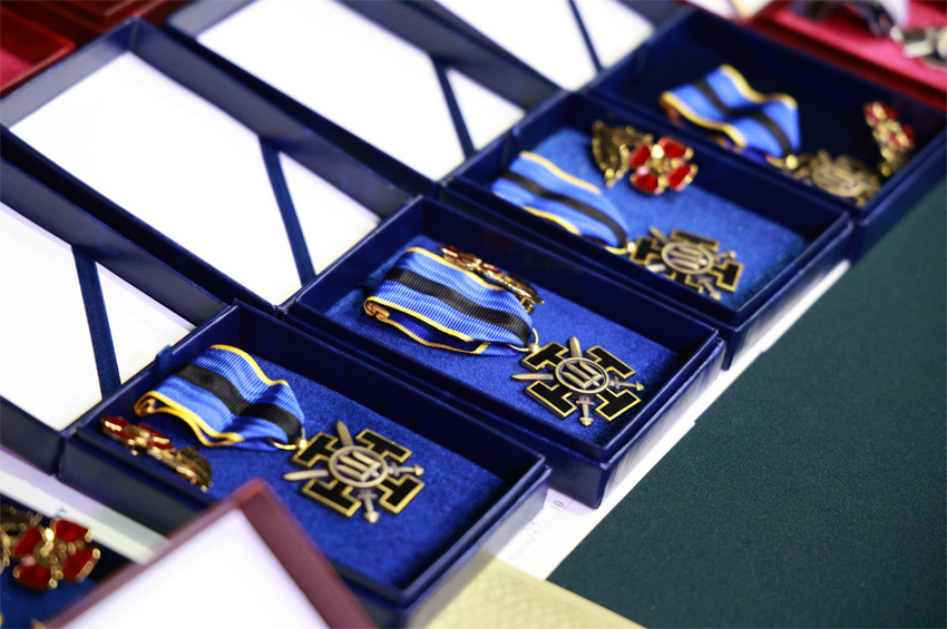 На Хмельниччині вшанували полеглих Героїв та вручили державні нагороди їхнім родинам