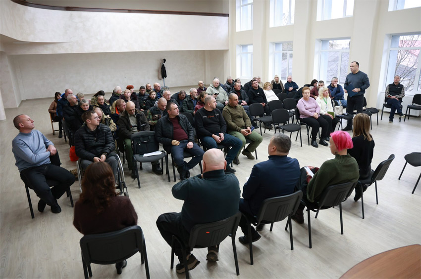 У Ярмолинецькій громаді відбулися ветеранські слухання у форматі відкритого діалогу