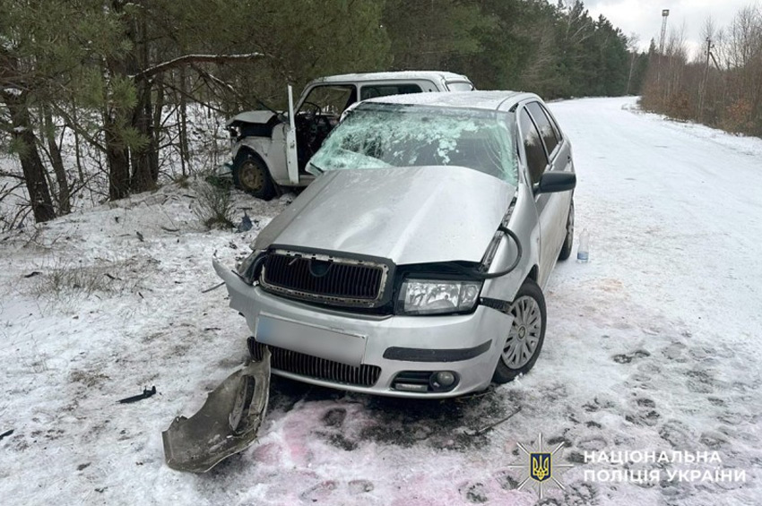 На Полонщині зіткнулися Skoda та ВАЗ: двоє людей травмовані