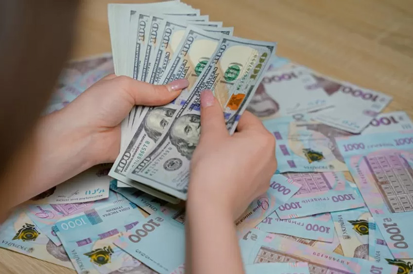 Яким буде курс долара в Україні у 2026 році: прогнози експертів