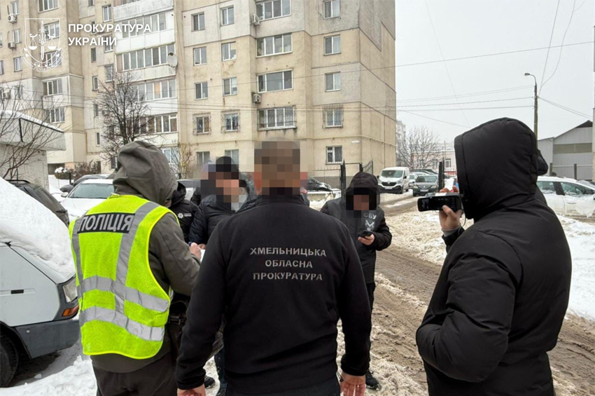 На Хмельниччині посадовця РВА підозрюють у вимаганні хабаря за дозвіл на будівництво