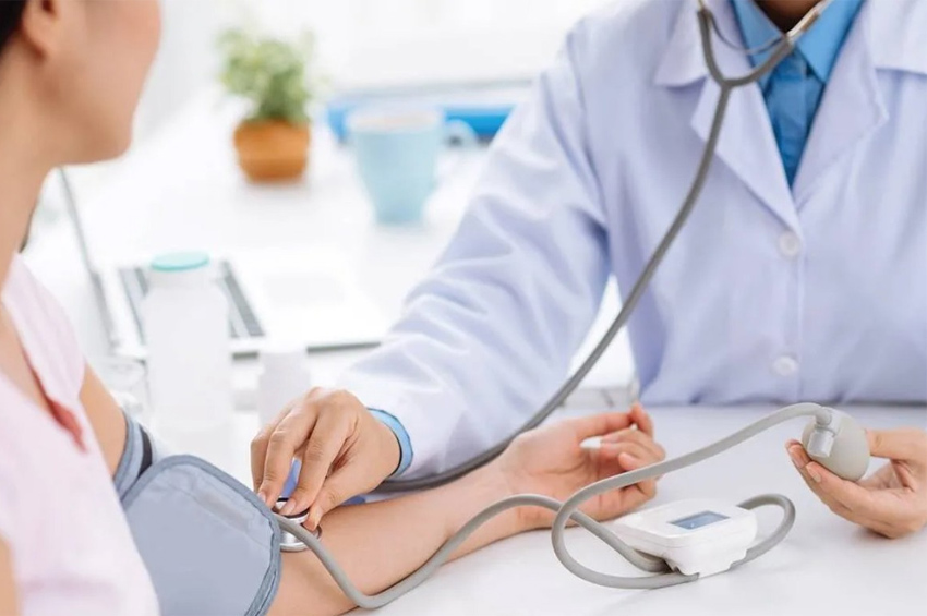 В Україні стартує програма «Скринінг здоровʼя 40+»: запрошення в Дії почнуть надходити з 31 січня