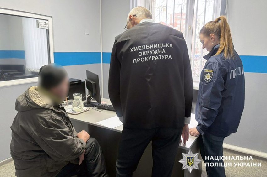 На Красилівщині помер 9-річний хлопчик, після того, як сусід споїв його алкоголем