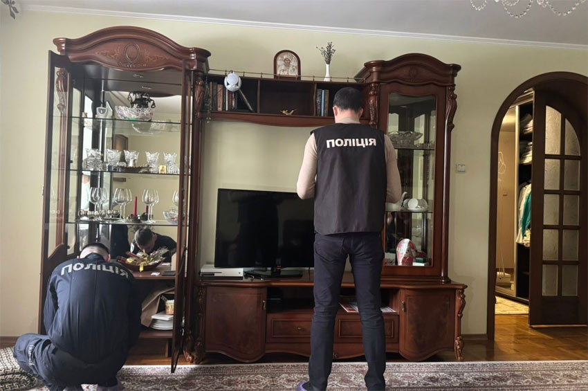 2200 доларів за автобусний маршрут: посадовця Хмельницької ОВА затримали на хабарі