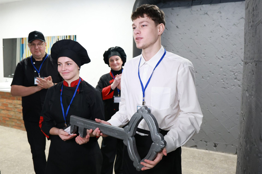 У Волочиському професійному ліцеї відкрили оновлену їдальню та навчальну майстерню для кухарів і офіціантів