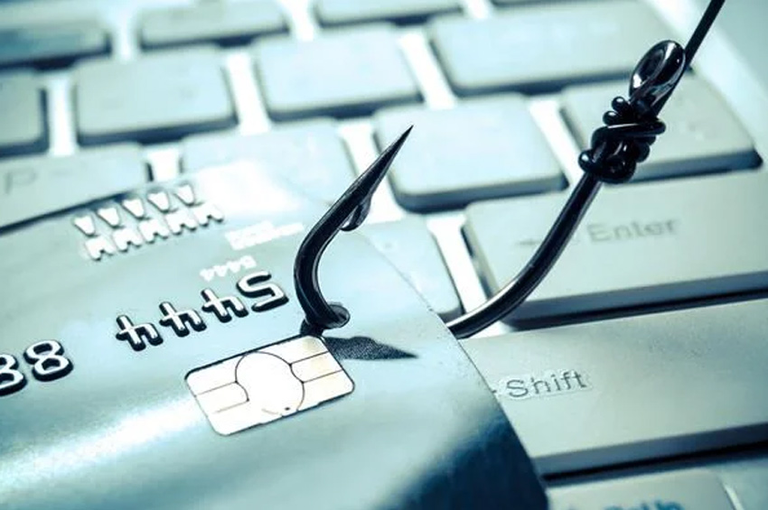 Продавала дитяче автокрісло онлайн: псевдопокупець виманив 28 тисяч гривень у шепетівчанки