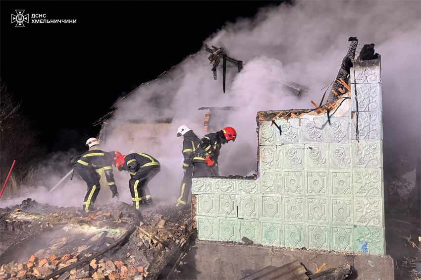 Трагедія у Шепетівському районі: під час пожежі загинули мати та троє дітей