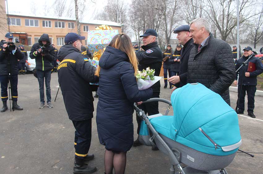 21 квартиру та 13 спецавтомобілів отримали рятувальники Хмельниччини 