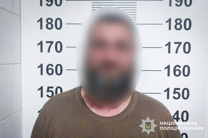 Погрожував ножем і вимагав гроші: на Кам’янеччині затримали чоловіка за розбійний напад