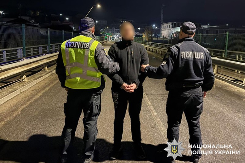 З Молдови до України екстрадували хмельничанина, засудженого за грабіж і побиття