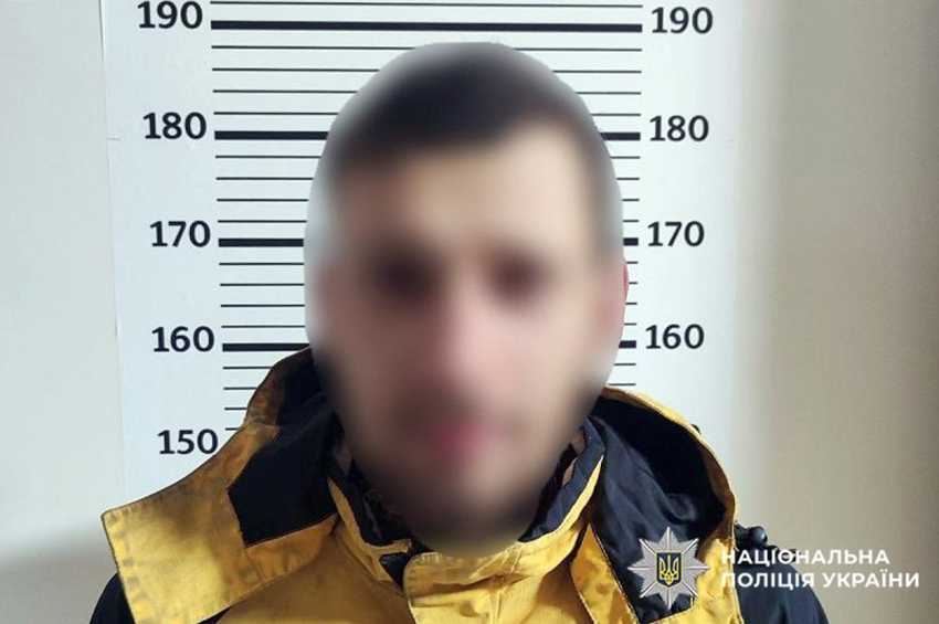 У Дунаївцях 22-річному чоловіку оголосили підозру за крадіжку телефону
