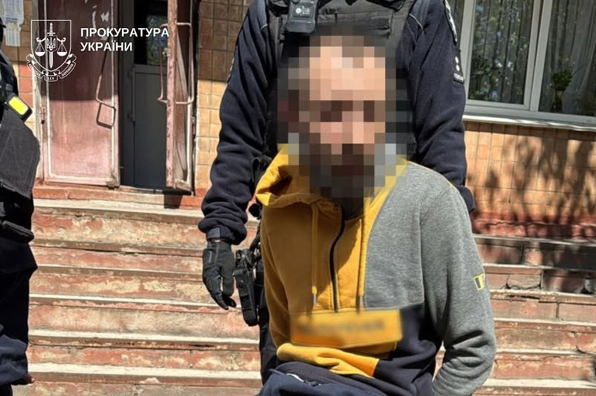 У Хмельницькому чоловік відкрив стрілянину по службовому авто патрульної поліції