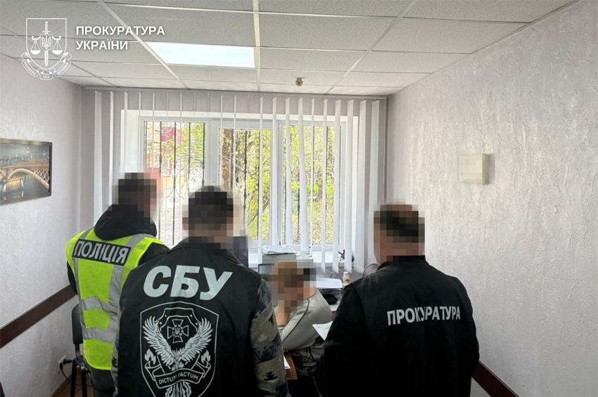 Скандал із будинком для ВПО у Хмельницькому районі: слідство оголосило нові підозри