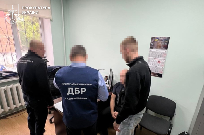 На Хмельниччині двом поліцейським повідомили про підозру у приховуванні смертельної ДТП