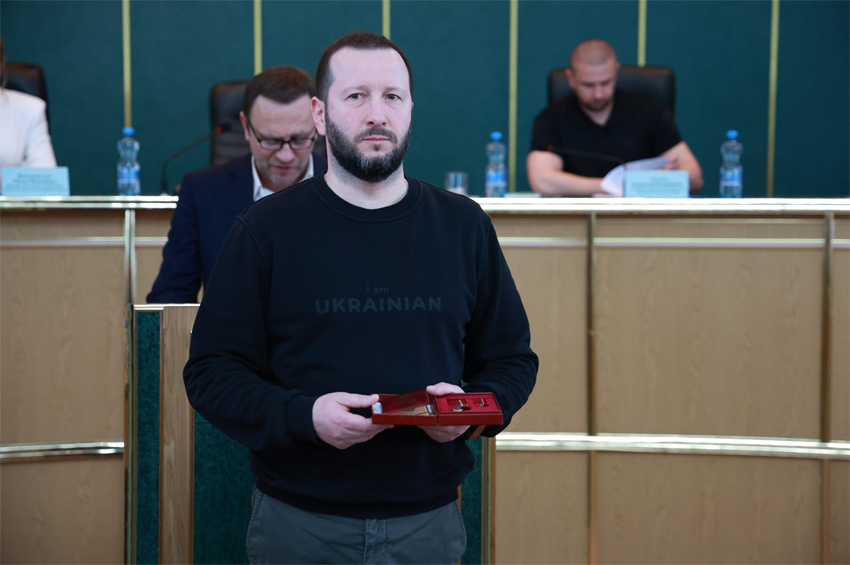У Хмельницькій ОВА вручили державні нагороди та почесні звання жителям області
