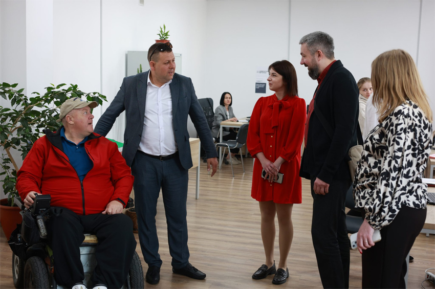 Представники ОВА оцінили умови доступності у ЦНАПах Летичівської та Меджибізької громад
