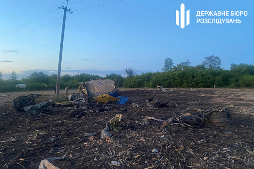 ДБР розслідує обставини авіакатастрофи на Хмельниччині у якій загинуло двоє військовослужбовців