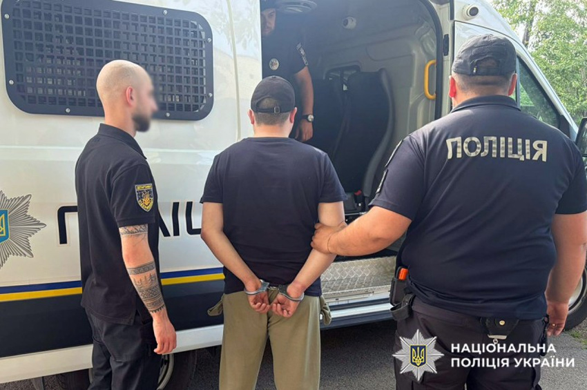 Зберігав і поширював дитячу порнографію: на Хмельниччині затримали 23-річного чоловіка