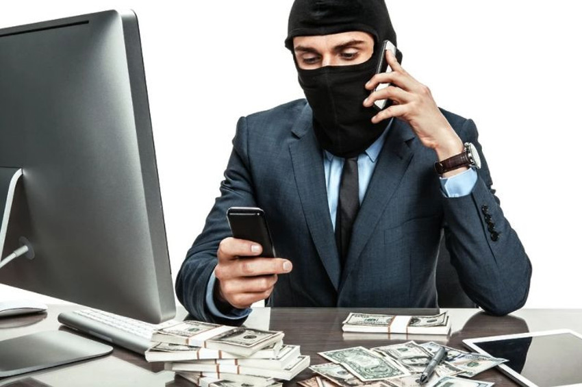 Псевдобанкір ошукав жительку Полонного майже на 100 тисяч гривень 