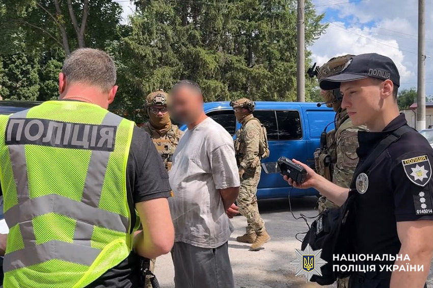 У Кам’янці-Подільському затримали організатора незаконного виїзду чоловіків за кордон