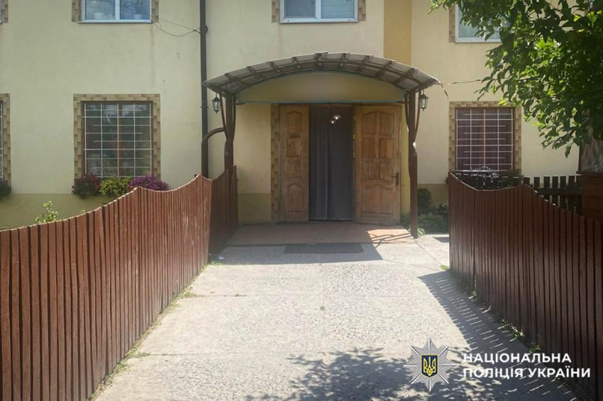Побили та зламали щелепу 17-річному хлопцю: на Шепетівщині двоє братів отримали підозру