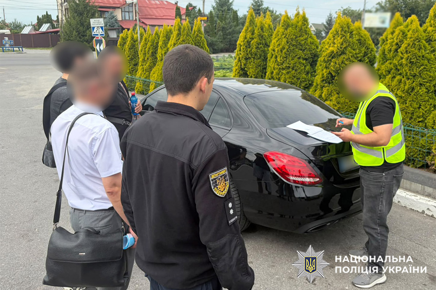 У Хмельницькому викрили шахрайський офіс: зловмисники через TikTok обіцяли подвоїти переказані кошти