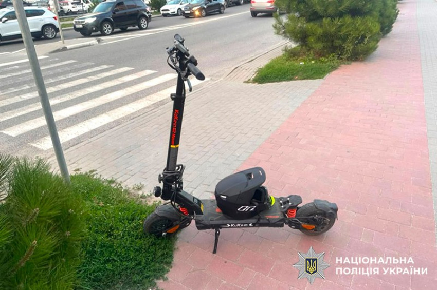 У Хмельницькому 15-річний юнак на електросамокаті наїхав на жінку