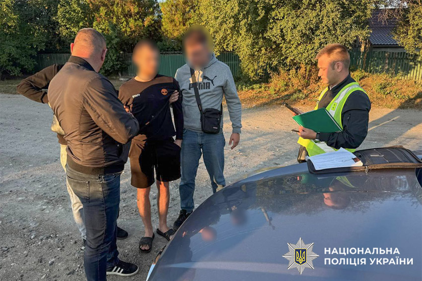У Шепетівці 25-річного чоловіка затримали за продаж бойових гранат